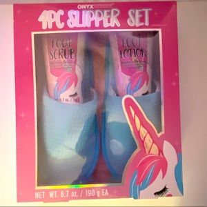 💗🌸4 piece slipper set💗🌸